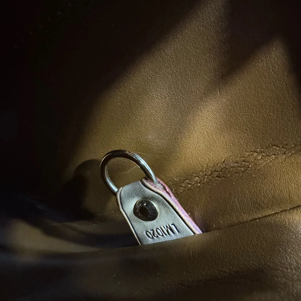 LOUIS VUITTON Bronze Vernis Monogram Houston Tote Bag - Picture 8 of 8